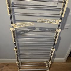 Clothes drying rack