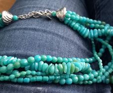 Twisted turquoise beaded necklace