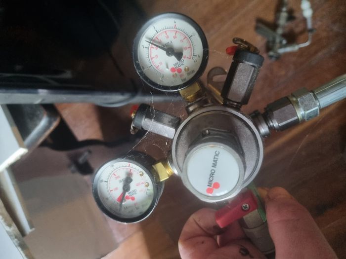 Beer cooler, beer gas, regulator and tap