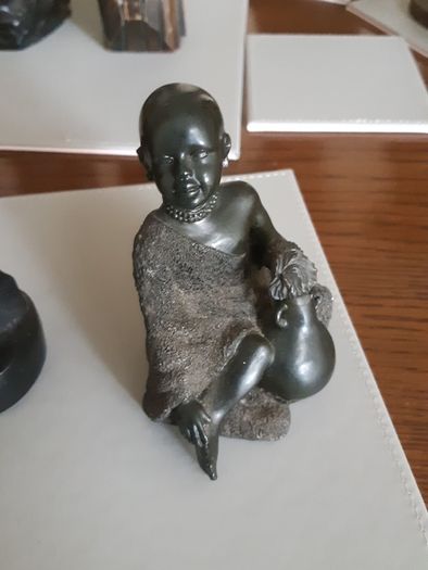Ex film props, figurines