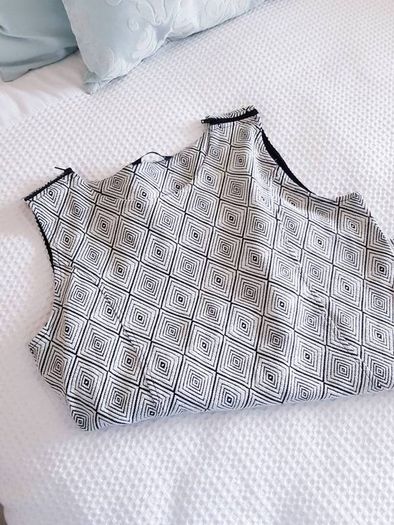 Black & White Sleeveless Top - Size 14