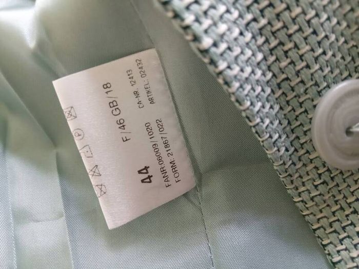 Basler ladies jacket size 18 wool/silk
