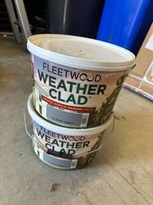 2 x Fleetwood cloud grey exterior wall paint