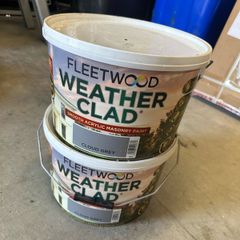 2 x Fleetwood cloud grey exterior wall paint