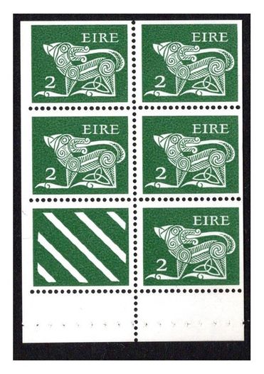 1975 Ireland 40p definitive Pink Stamp Booklet Mint Never Hinged (MNH). Hibernian HB20. Images of panes shown for illustration.