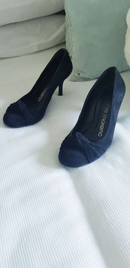 Stephanie Moreno Black Heels - Size 37