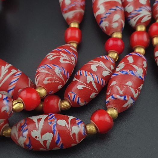 Antique Venetian Style Feather Desgin & Venetian Red WhiteHeart Glass Beads Necklace