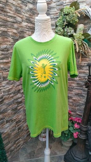 Official FIFA 2014 Brasil World Cup T-shirt  Size medium  Perfect condition  Print front and Back
