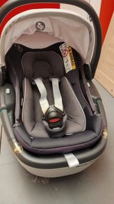 Maxicosi bundle - two car seats and isofix