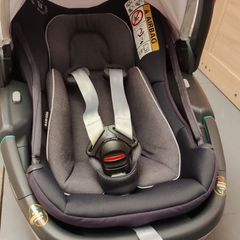 Maxicosi bundle - two car seats and isofix