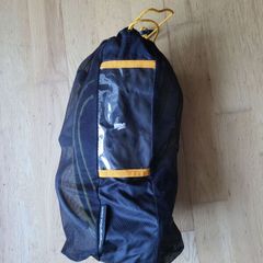 Women's climbing harness