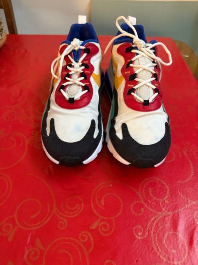 Nike Air 270 React