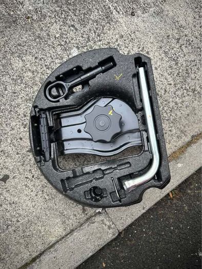 Audi space saver spare wheel kit