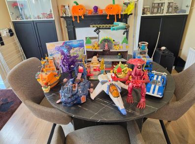 toys