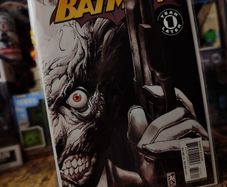 Batman ! Issue #653 ! Two-Face Cover ! 2006 ! by DC Comics !