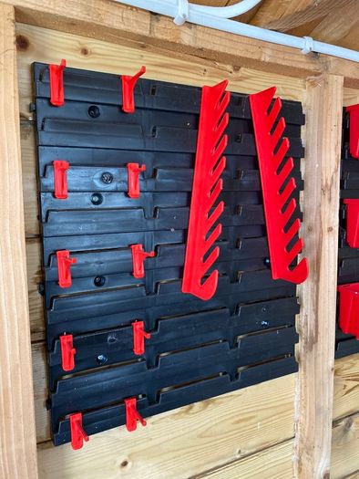 Plastic Wall Shed/Garage Tool or Wire Organiser