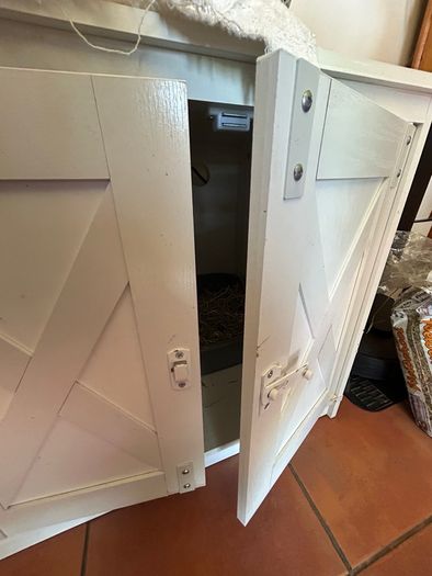 Rabbit / Cat Hutch