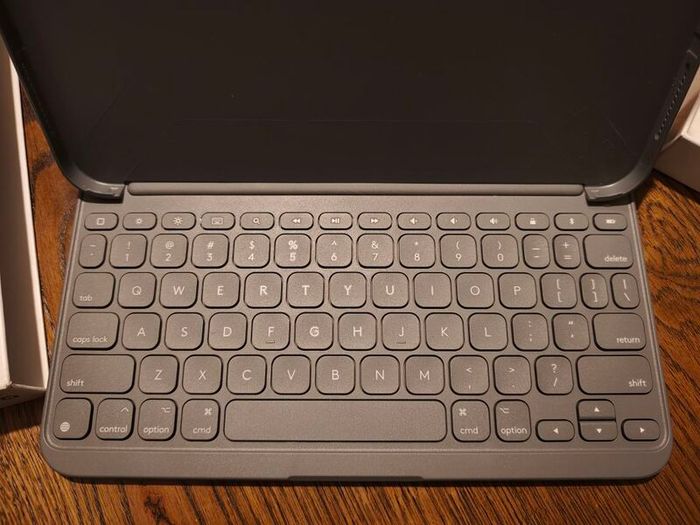 Logitech Folio iPad 10th keyboard case