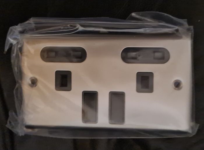 Double switch socket