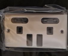 Double switch socket