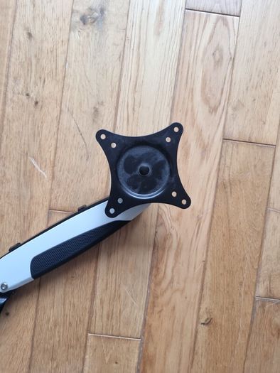 Triple monitor arm