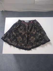 girls skirt