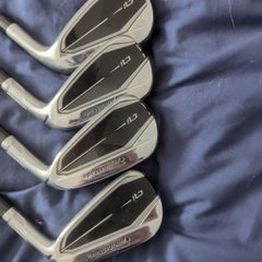 Taylormade QI irons regular 6-9