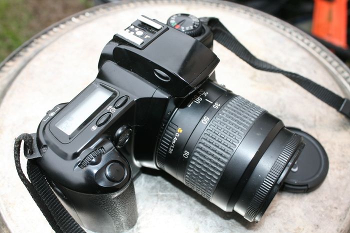 Canon Eos 88 (eos 3000 )+ Ef 35-80mm Lens