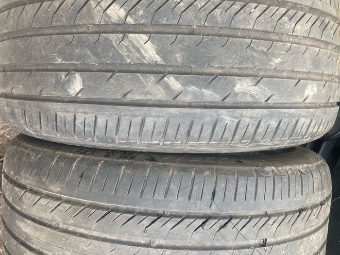 tire 225/40/18x2