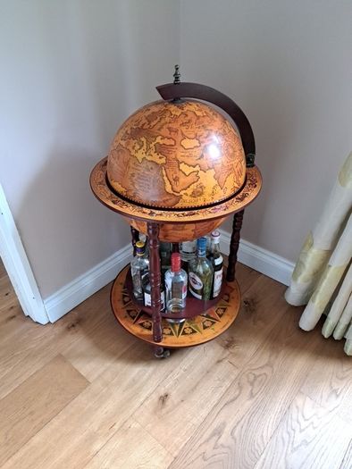 globe mini bar
