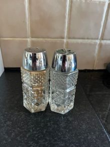 Salt & Pepper Set