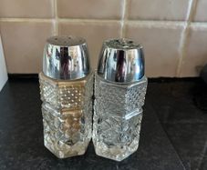 Salt & Pepper Set