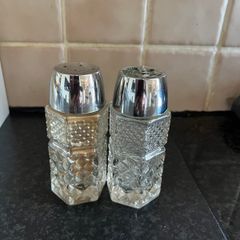 Salt & Pepper Set