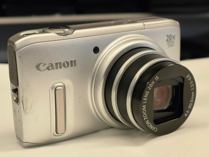 Canon PowerShot SX240 HS Digital Camera 12.1MP 20x Optical Zoom,  Silver
