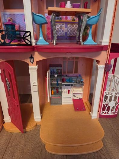Barbie Dream House