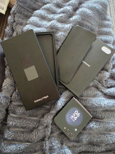 Samsung Galaxy Z Flip5