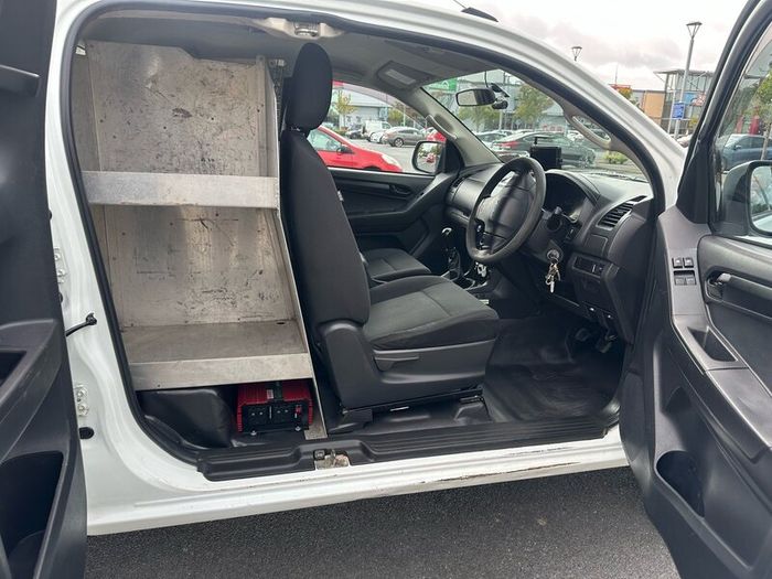 Isuzu D-Max 2.5 Diesel 4x4 Pick Up with Hi-ab