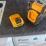dewalt double beam green laser with battery Image 3