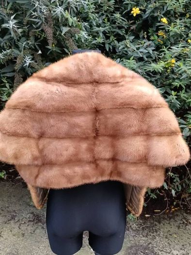 Beautiful 1950's S Jaffa Ltd Mink Cape
