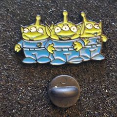 Toy story ,aliens , pin back badge.