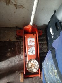 Hydrochloric Floor Jack 2 and 1/4 ton