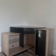Corner TV Unit
