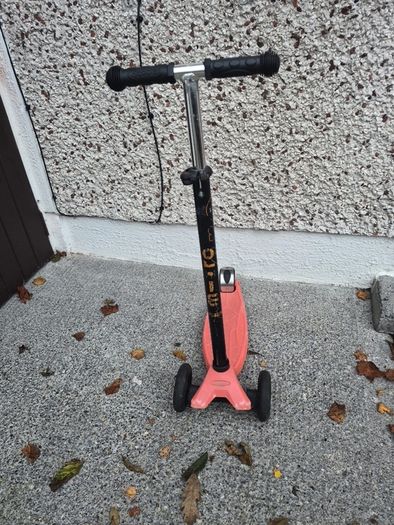 Micro Maxi 3 wheeled kids scooter plus scooter sleeve