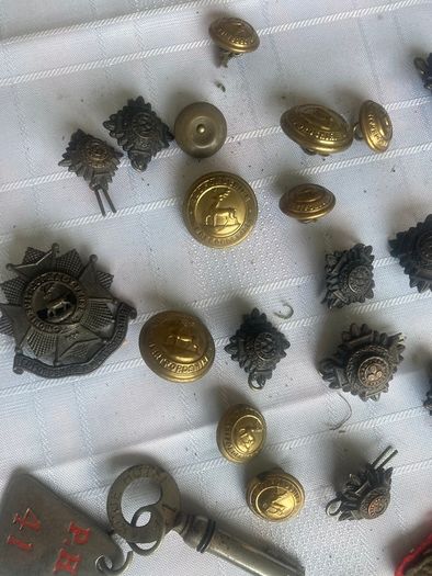 Antique Militaria - Buttons/Badges - Large Collection