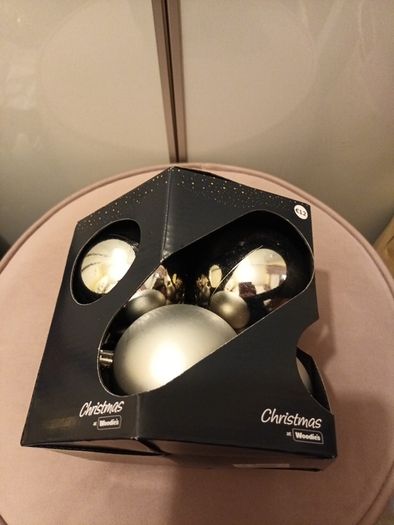 6 shatterproof christmas silver baubles