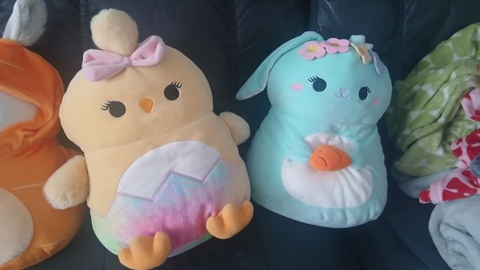 4 Squishmallows + extra plushie