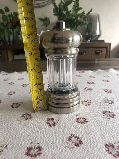 salt/pepper grinder