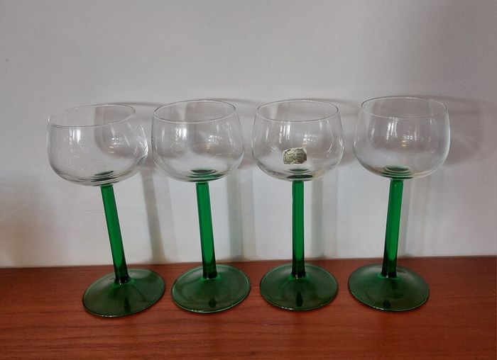 Fabulous Set of Four Vintage Retro Luminarc Long Emerald Green Stemmed Alsace White Wine Glasses, Made in France, Circa 1970, (Straight Stems)
