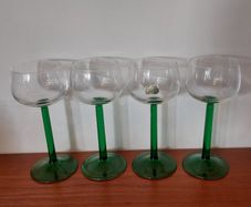 Fabulous Set of Four Vintage Retro Luminarc Long Emerald Green Stemmed Alsace White Wine Glasses, Made in France, Circa 1970, (Straight Stems)