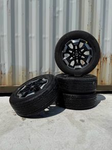 Genuine Nissan Navara 18" Alloy Wheels - Continental Tyres